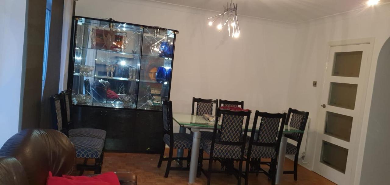 풀 2 Bed Semi-Detached House 빌라 외부 사진